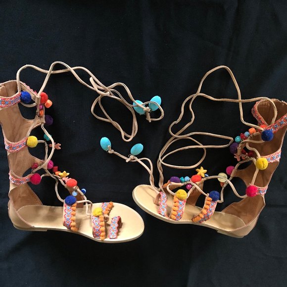 NWOT MIA Reanna Pom Pom Gladiator Sandals Sz 9 - Picture 8 of 15